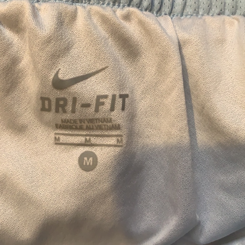 Nike Dri Fit Shorts. Size M - Picture 3 of 3